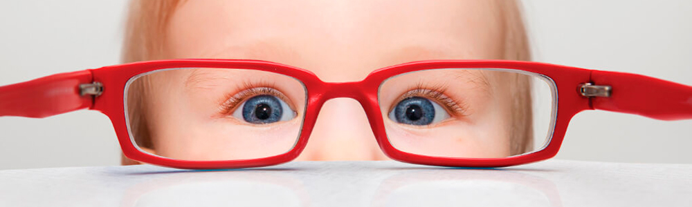 Аппаратное лечение расстройств зрения у детей